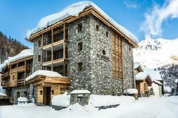 هتل Hôtel La Mourra