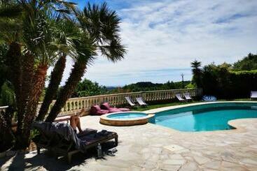 펜션 Le Mas De Camassade