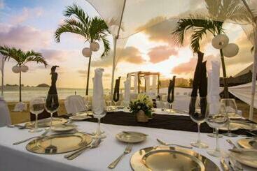 Villa Para 8 Personas 6 Adultos 2 Menores En Hotel Tsoro Ixtapa Wifi Gratis