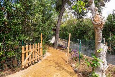 آپارتمان‌های توریست‌ها House Adele   Cala Sinzias