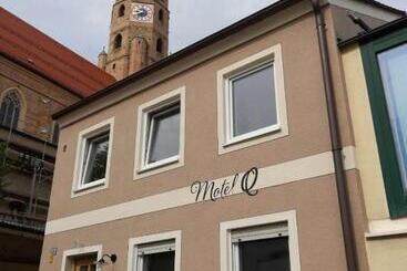 Apartmanszálloda Motel Q Das Kleine Stadt
