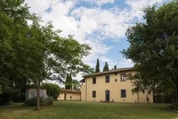 ツーリストアパートメント La Ginestra Di Valerio   Chianti Villa With Large Pool & Wifi
