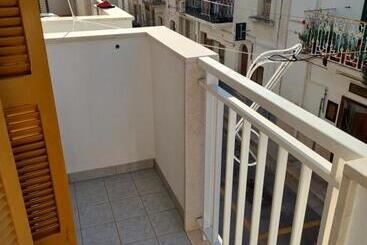 پانسیون Only Bed