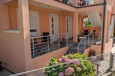 ツーリストアパートメント Apartman škiljević 2