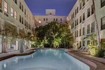 Aparthotel Hemingway Suites At Palm Beach Hotel Island