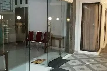 ホテル Toraja Lodge