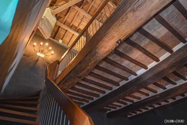 بنسيون Torre Caetani  Night In A Medieval Tower