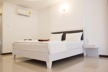 هتل Grand Place Resort