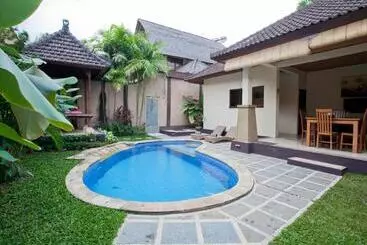 וילות Jepun Bnb Bali