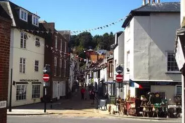 آپارتمان‌های توریست‌ها King S Head Cottage