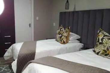 Majatalo Sani Pass Manor Guest House