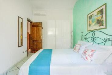 آپارتمانهای توریستها Villa Maria Capo D Orso Home And More