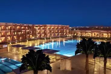 استراحتگاه Jaz Oriental, Almaza Bay