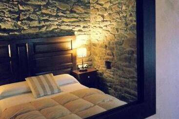 Hostal De Montaña La Aldeya