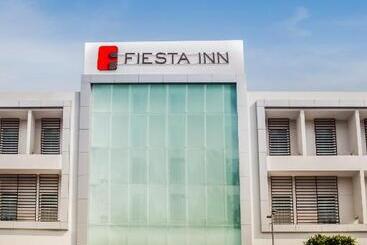 Otel Fiesta Inn Plaza Central Aeropuerto