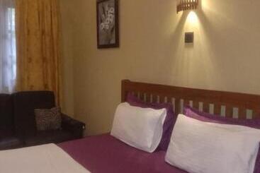 Bed and Breakfast Lily Bank Cottage