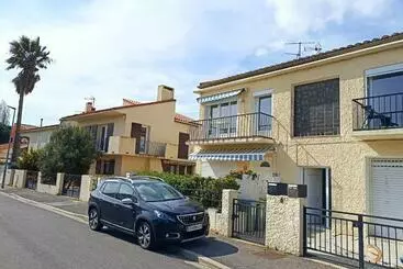 Turist apartmanları A Saint Cyprien, Appartement Rénové,250m De La Mer