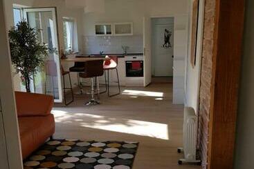 Turist apartmanları Ferienhaus Im Grünen Nähe Zentrum