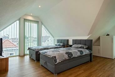 ツーリストアパートメント Ferienwohnung Alpenblick