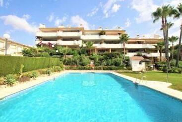 游客公寓 The Golden House, Calahonda Golf