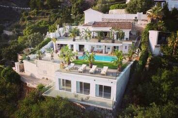 Apartamentos turísticos Balinese Villa With Stunning Views Malaga