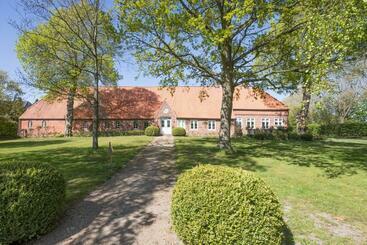 Жильё для туристов Hof Angelbur