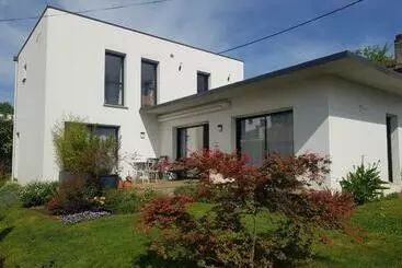 Appartements touristiques Maison D Architecte T4 Avec Jardin Et Terrasse Près Du Marché De Quintaou à Anglet   Fr 1 239 758