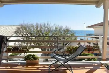 آپارتمانهای توریستها Montalbano S Sea