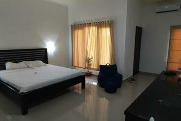 ツーリストアパートメント Nadia Apartement