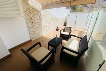 Ferienwohnungen Vv Timón