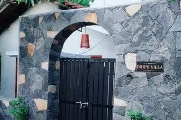 ツーリストアパートメント Dihini Villa