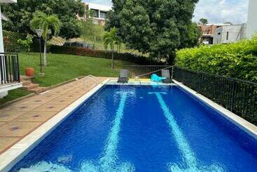 ツーリストアパートメント Hermosa Casa Quinta La Estancia Melgar