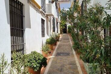 شقق خاصة سياحية Town House With Roof Terrace   Old Town
