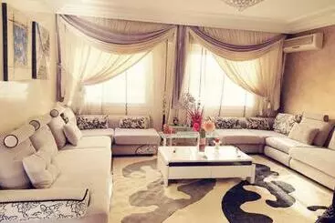 آپارتمان‌های توریست‌ها Grand Appartement à 5 Min De La Mer Et De La Mosqué Hassan Ii De Casablanca