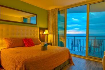 דירות לתיירים Huge Ocean Front Condo, Amazing Views