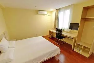 Hanting Hotel Hongxing Road