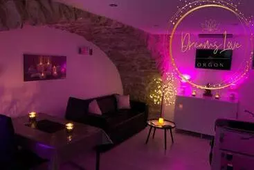 Turistihuoneistot Appartement Love Room Avec Jacuzzi Et Hammam Privatisé Lieu Insolite En Amoureux Spa Détente Assurée