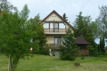 Apartamente turistice House Elisabeth Balaton