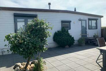 Жильё для туристов Prachtige Chalet Met Een Grote Tuin