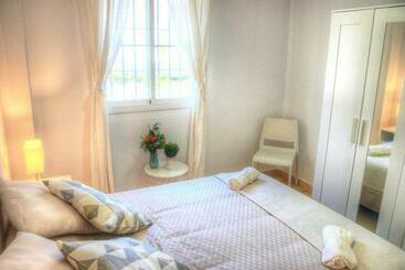 Turista apartmanok Precioso Apartamento Con Piscina