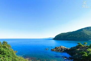 Apartamentos turísticos Waterfront Villa With Breathtaking Views And Pool