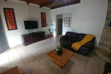 Appartamenti turistici Four Seasons Self Catering Guest House