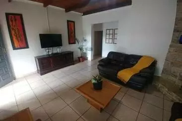 آپارتمان‌های توریست‌ها Four Seasons Self Catering Guest House