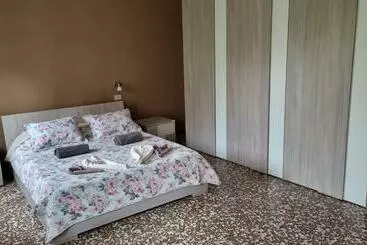 آپارتمان‌های توریست‌ها Milli