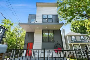 شقق خاصة سياحية The Red Door   Ultra Modern Atlanta Home   Designedbydom