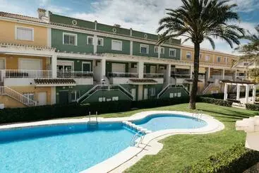 Pisos turísticos Townhouse With Terraces And Communal Pool