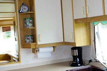 Appartamenti turistici Bungalow Charmant A Pierrefitte Sur Loire + Jardin Et Bbq