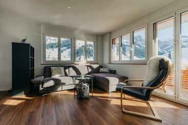 游客公寓 Chuenislodge1 Neu, Grosse Terrasse & Designerofen, Prächtige Aussicht