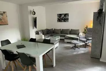 ツーリストアパートメント Große Moderne Ferienwohnung, Ruhige Innenstadtlage