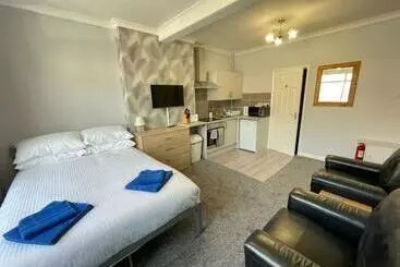 ツーリストアパートメント Large Ground Floor Studio Holiday Apartment Skegness Flat 12